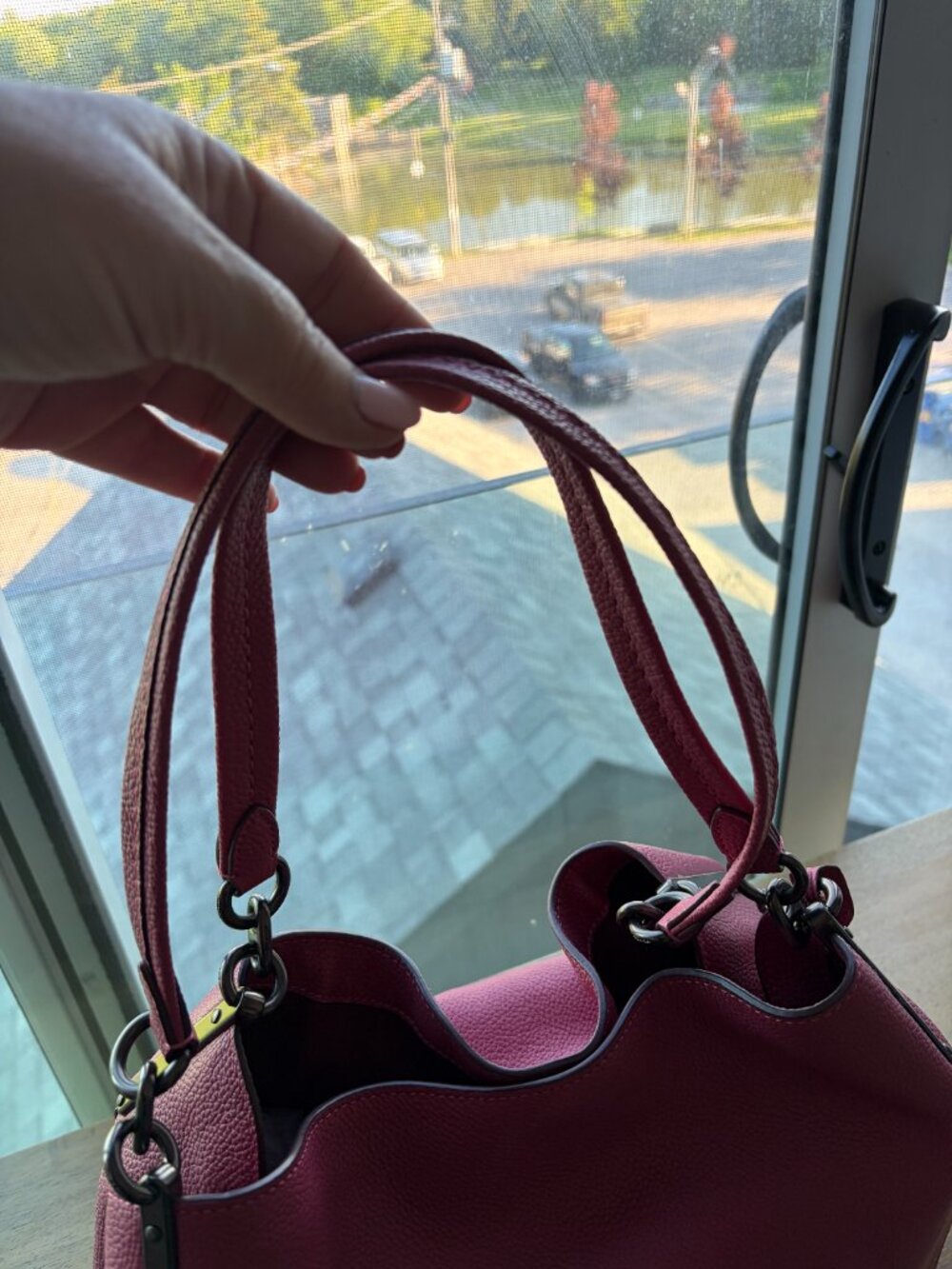 Coach purse beautiful condition - Picture 2 of 6